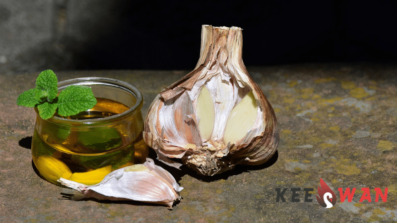 How to Make Garlic Oil